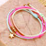 Diese trendigen Armb&auml;nder k&ouml;nnen mit dem neuen Macram&eacute; Band hergestellt werden