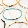 Hier erfahren Sie, wie Sie Armb&auml;nder und Ohrringe mit Miyuki Perlen herstellen: