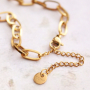 Lassen Sie sich inspirieren! Kreieren Sie einen trendigen Look mit Kettengliedern und Armb&auml;ndern: