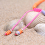 Mit diesen Accessoires gestalten Sie wundersch&ouml;nen Sommerschmuck: 