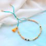Farbenfrohe Armb&auml;nder designen mit 1,5 cm gro&szlig;en Quasten, Macram&eacute;-Band und verschiedenen Perlen!