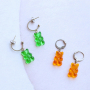 Lustigen Schmuck mit Gummib&auml;r-H&auml;ngern gestalten