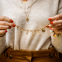 Get inspired: Aussagekr&auml;ftiger Schmuck im Stile &bdquo;Spirited Comfort&ldquo; liegt diesen Herbst/Winter voll im Trend.
