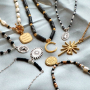 Sei kreativ mit gold- und silberfarbenen Perlen und Anh&auml;ngern