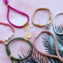 So gestalten Sie die trendigsten Armb&auml;nder mit elastischen B&auml;ndern
