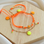 So entwerfen Sie eine Neon-Schmuckkollektion