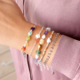 Gestalten Sie leuchtend bunte Armb&auml;nder mit Natursteinen und Perlen 