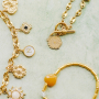 Kreative Designideen f&uuml;r Schmuck im Blumenanh&auml;ngern