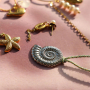 Trendsschmuck mit Sea-Life-Anh&auml;ngern aus Edelstahl