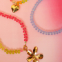 Bunt schimmernde Resin-Perlen. Ideen f&uuml;r fr&ouml;hliche Designs