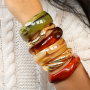 Resin trifft Metall im Armband-Look